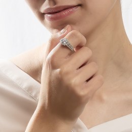 γυναικείο λευκόχρυσο δαχτυλίδι λευκά ζιργκόν D11201045(b)