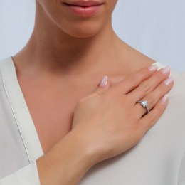 μονόπετρο λευκόχρυσο δαχτυλίδι καρδιά D11200879(a)